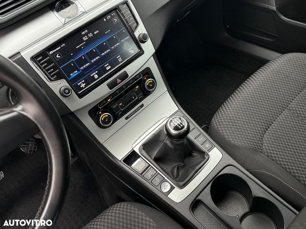 Volkswagen Passat - 8