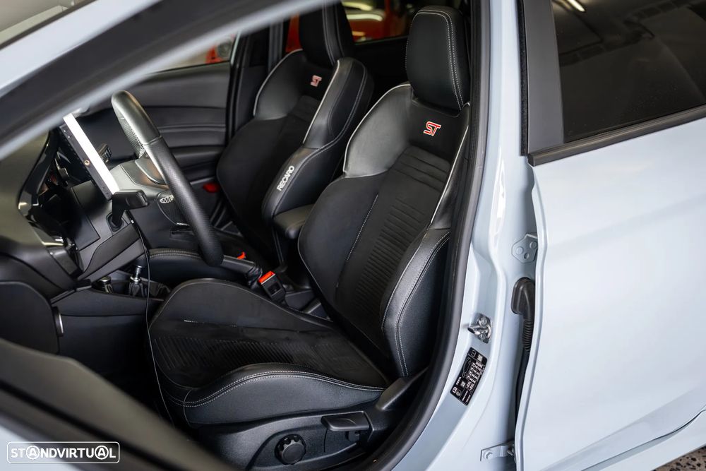 Ford Fiesta 1.5 EcoBoost ST - 11