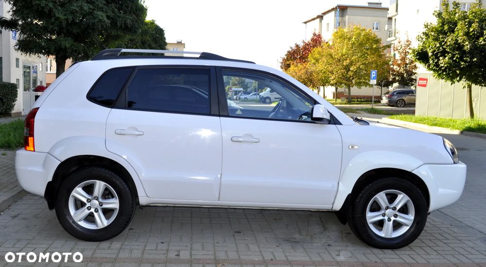 Hyundai Tucson 2.0 2WD GLS - 12