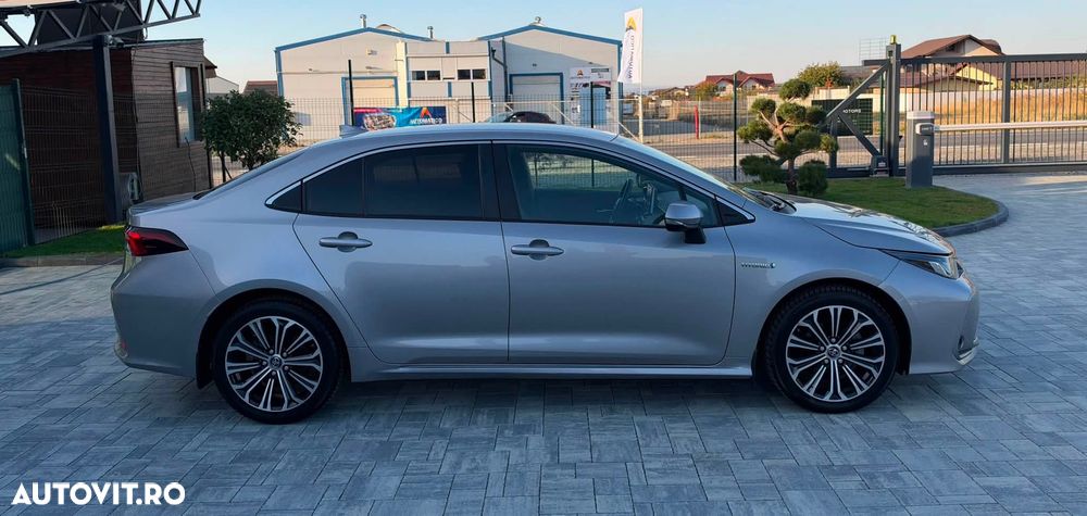 Toyota Corolla 1.8 Hybrid Comfort - 12