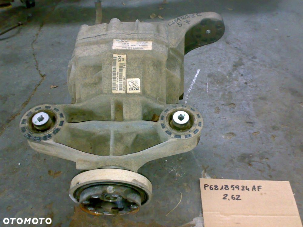 dodge charger 2015 - most tylny dyfer 2.62 idealna 5.7hemi p68185924af - 1