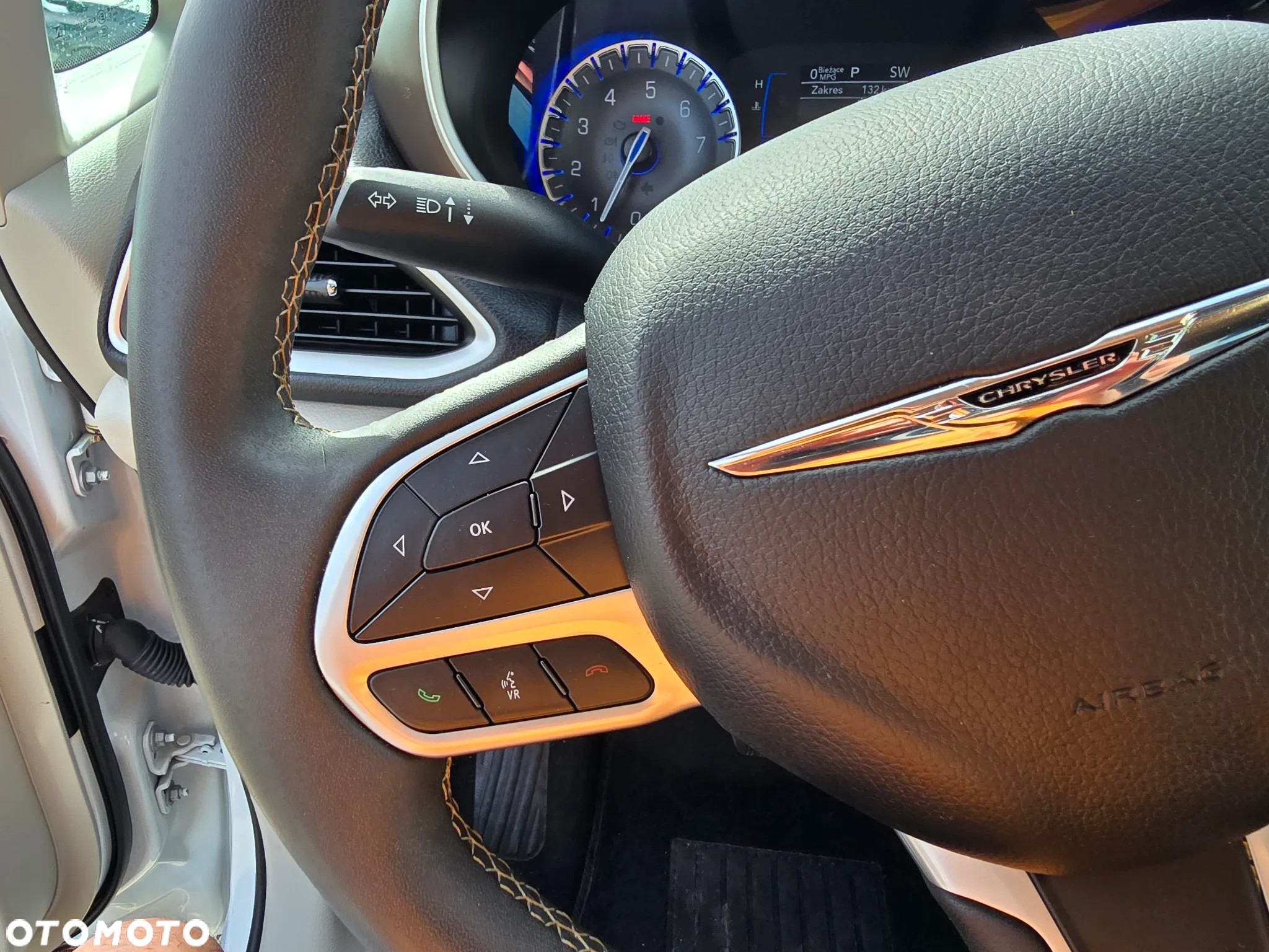 Chrysler Pacifica - 30