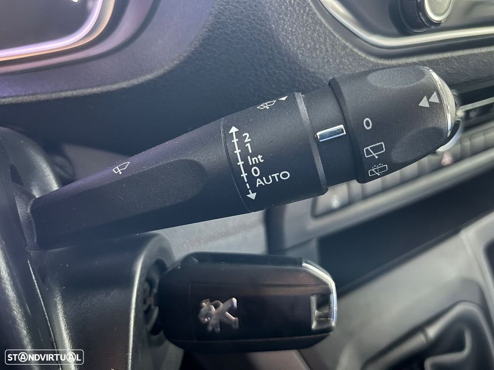 Peugeot Expert 2.0 BlueHDi L2H1 Semi-Vidrado - 22