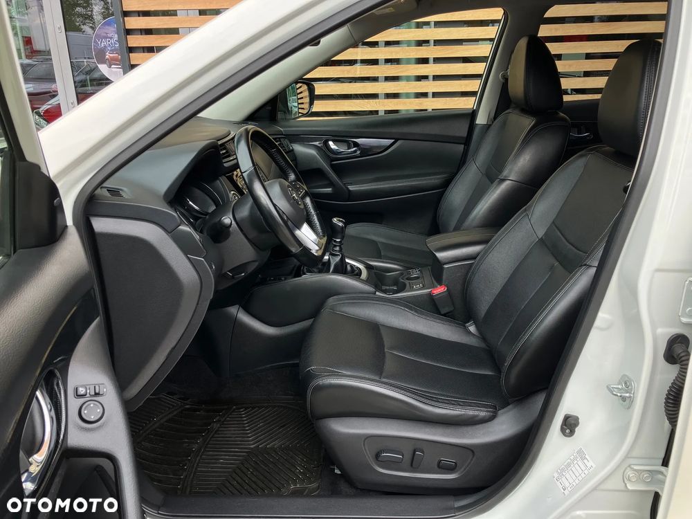 Nissan X-Trail 1.6 DIG-T Tekna 2WD 7os - 35