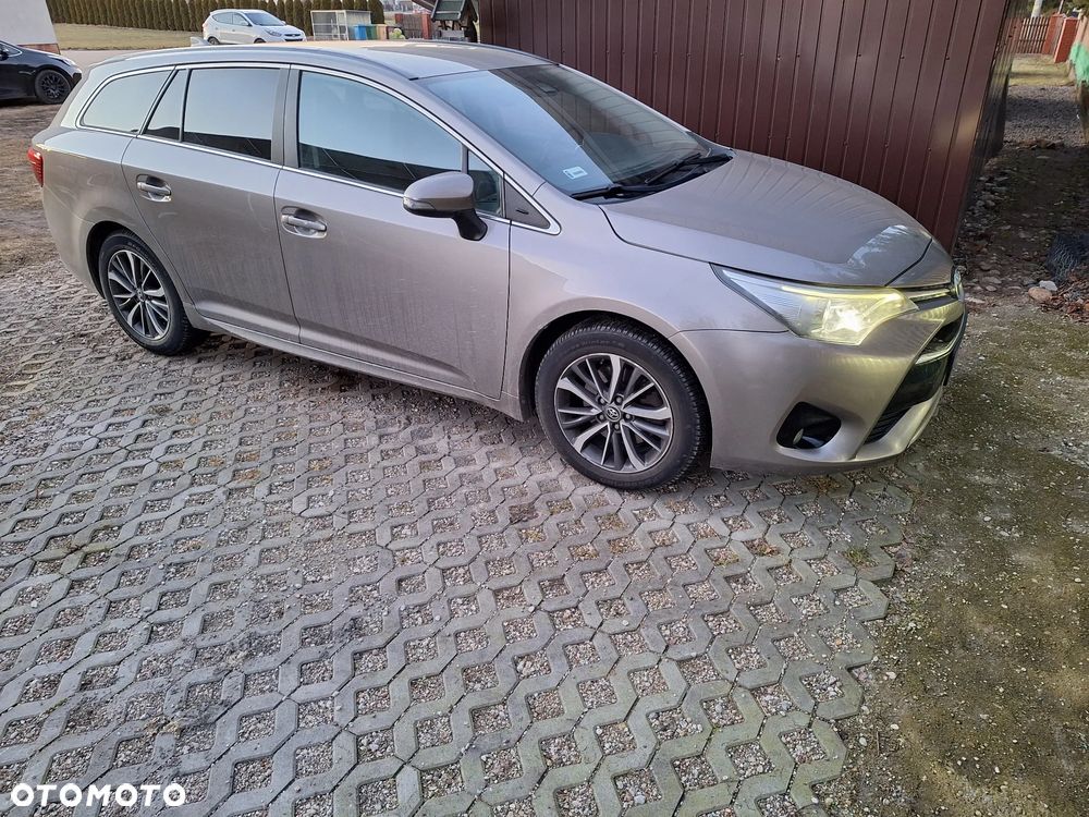 Toyota Avensis Touring Sports 2.0 D-4D Team Deutschland - 2