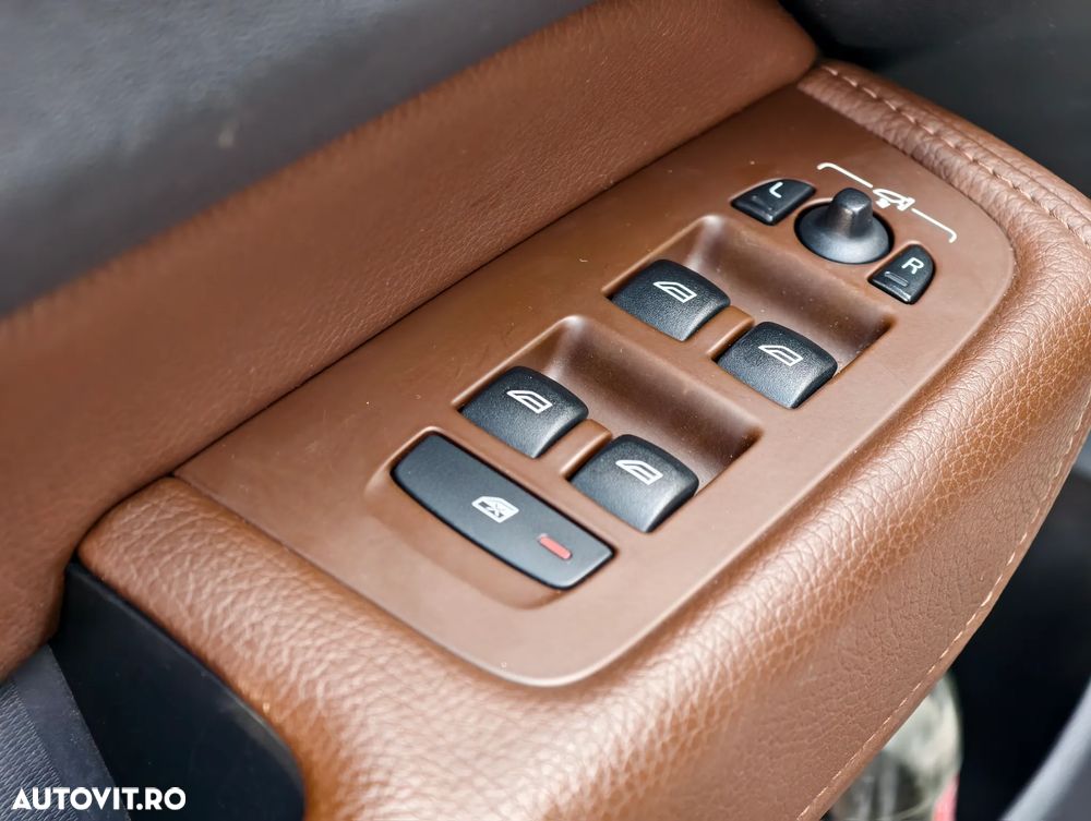 Volvo XC 60 D4 AWD Inscription - 28