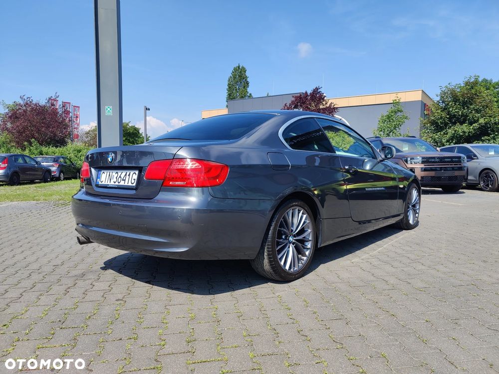 BMW Seria 3 318i Edition Exclusive - 10