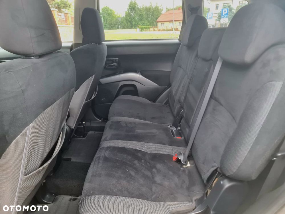 Mitsubishi Outlander 2.4 4WD Invite - 24