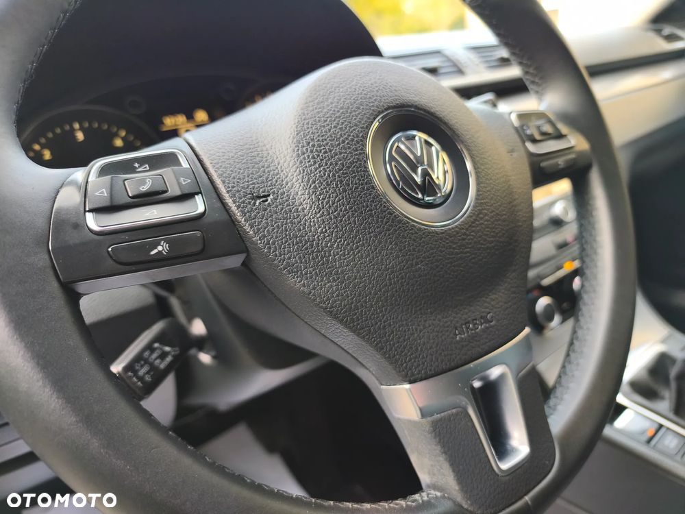 Volkswagen Passat 2.0 TDI Trendline - 32