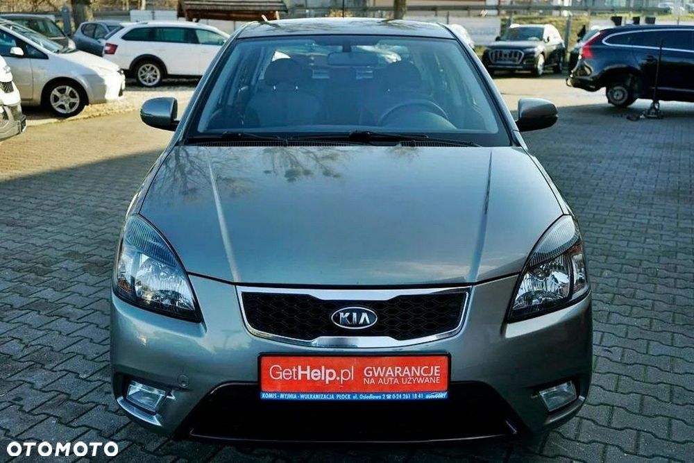Kia Rio - 11