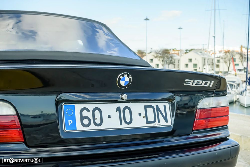 BMW 320 i Touring - 7