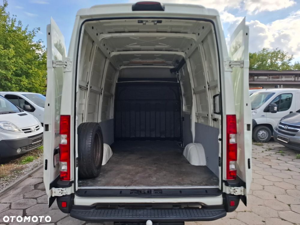 Iveco Daily 35S13 L2H2 ŚREDNIAK Klima HAK 3500KG - 26