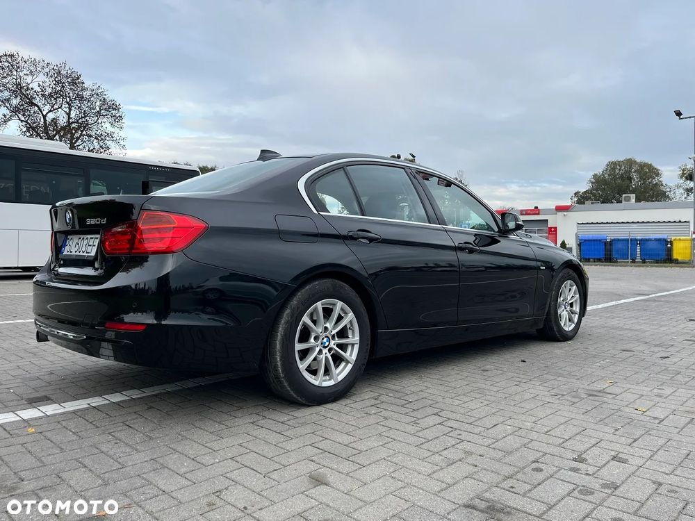 BMW Seria 3 320d Efficient Dynamic Edition Blue Performance Luxury Line - 9