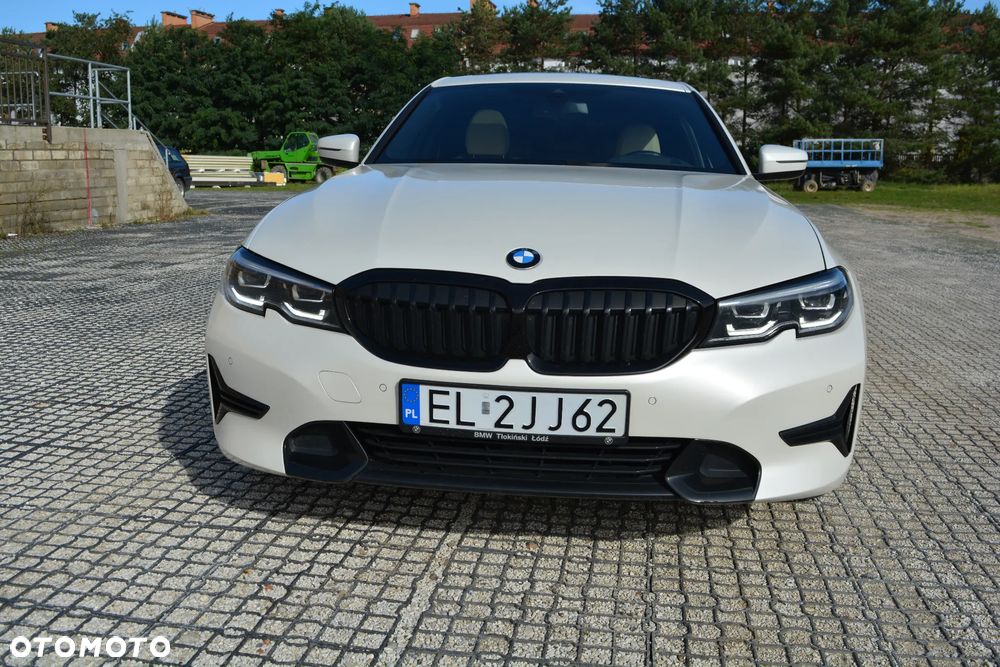 BMW Seria 3 330i xDrive Sport Line sport - 16
