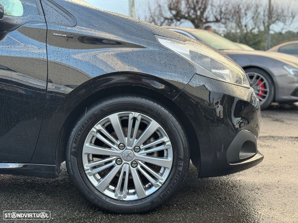Peugeot 208 1.2 PureTech Signature - 4