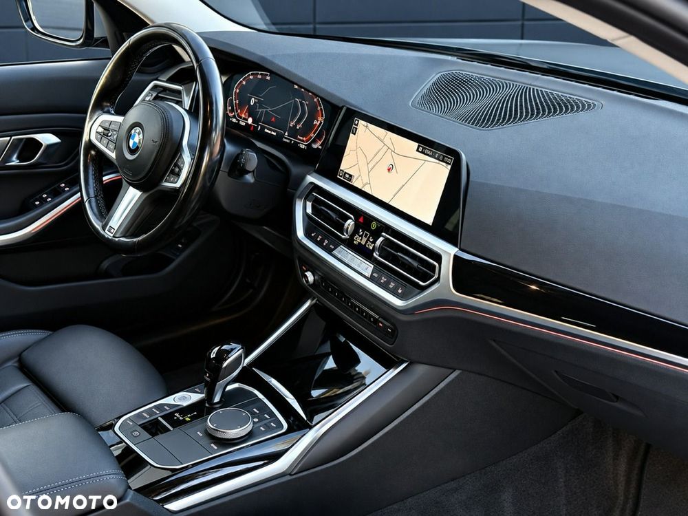 BMW Seria 3 320i Edition M Sport Shadow - 17
