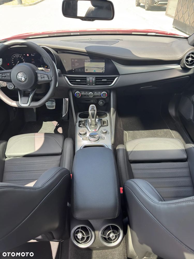 Alfa Romeo Giulia 2.0 Turbo Veloce Q4 - 16