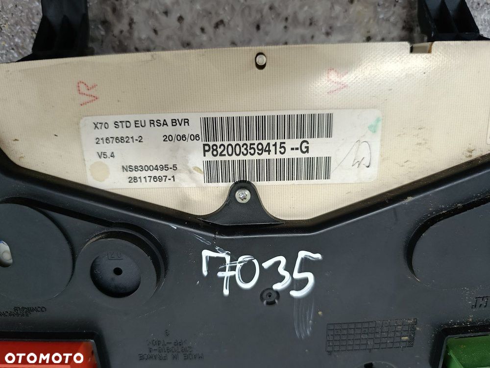 LICZNIK RENAULT MASTER II FL 8200359415 21676821 3.0 DCI - 5