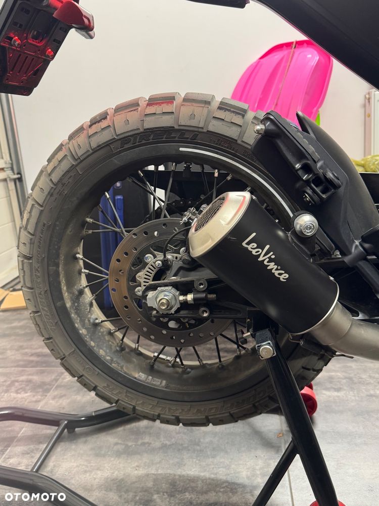 Husqvarna Svartpilen - 6