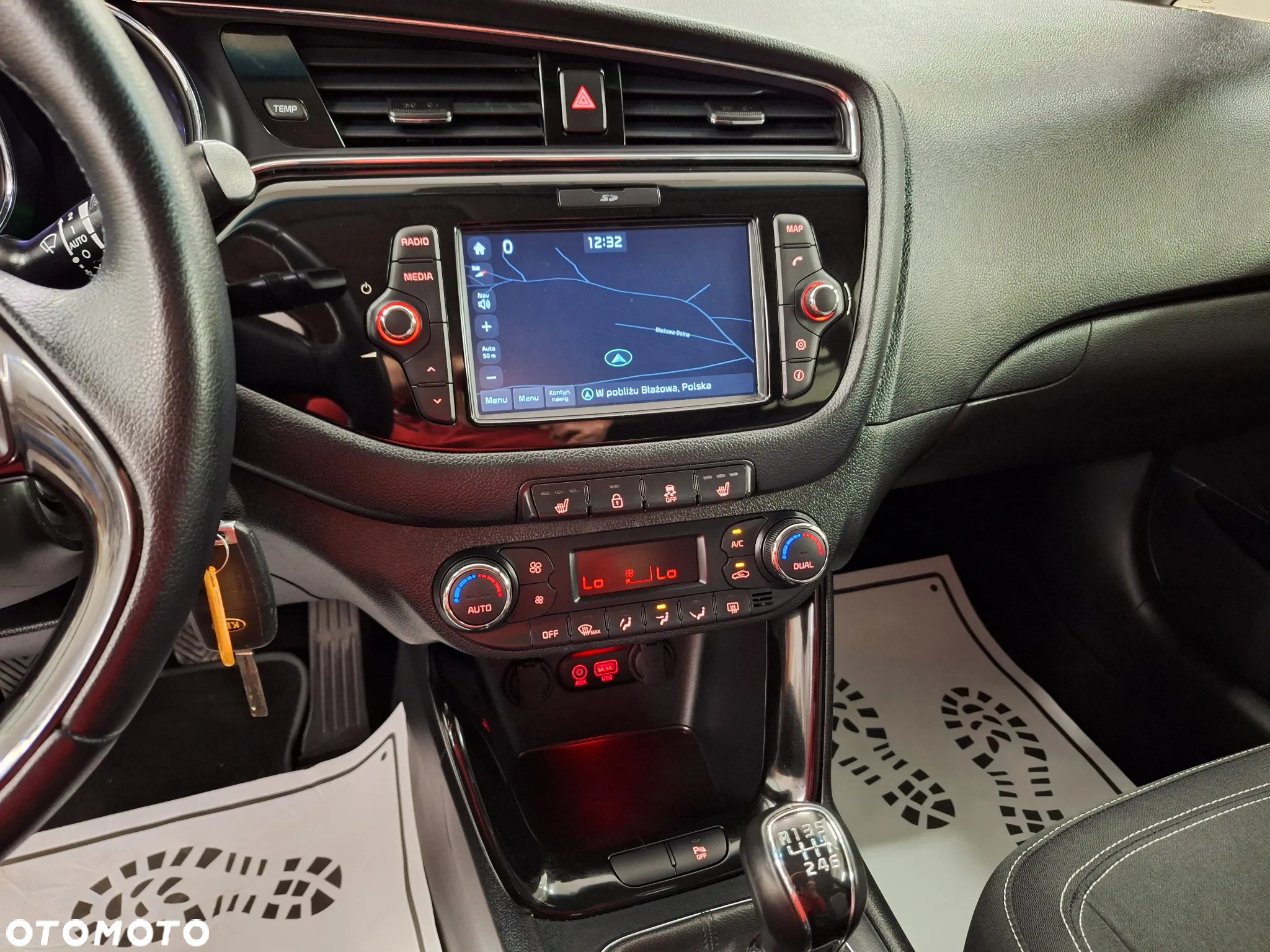 Kia Ceed 1.4 CVVT SW Dream Team Edition - 31
