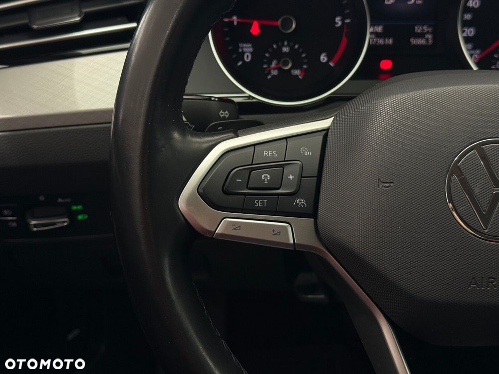 Volkswagen Passat - 22