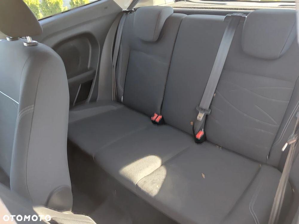 Ford Fiesta 1.25 Ambiente EU5 - 17