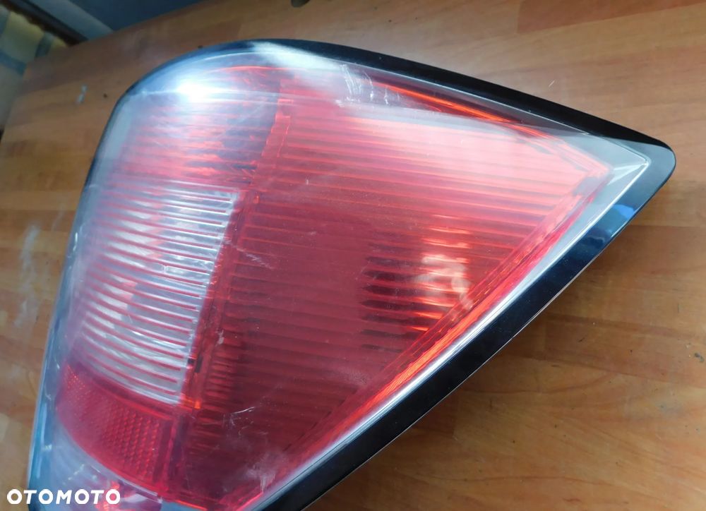 lampa prawa tył OPEL ASTRA III H KOMBI EUROPA - 4
