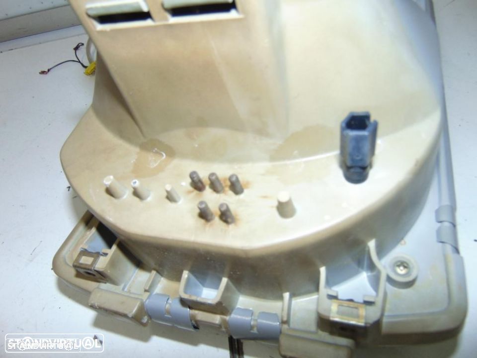 Mercedes Class C 2000 a 2007 faróis - 9