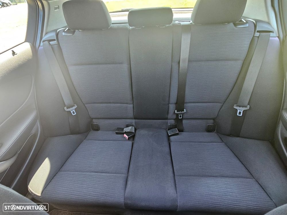 BMW 118 d Line Urban - 22