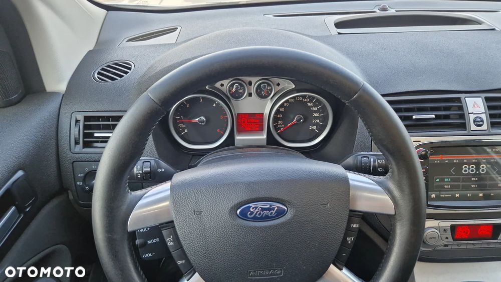 Ford Kuga 2.0 TDCi 4x4 Titanium - 17