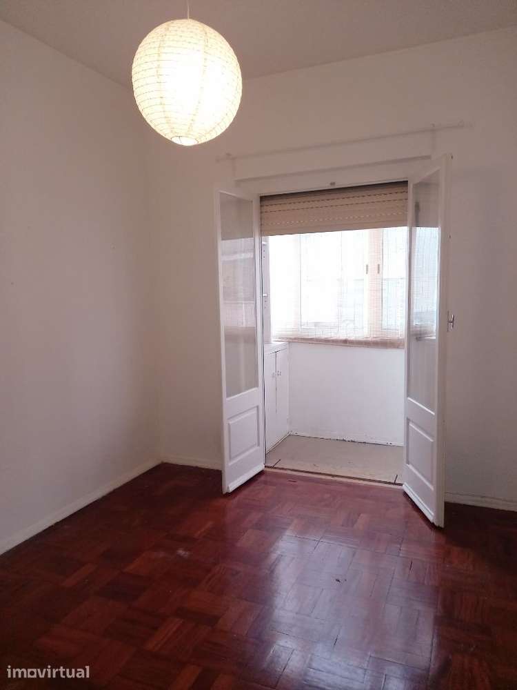 Apartamento T2 junto à Av. de Roma - Grande imagem: 3/10