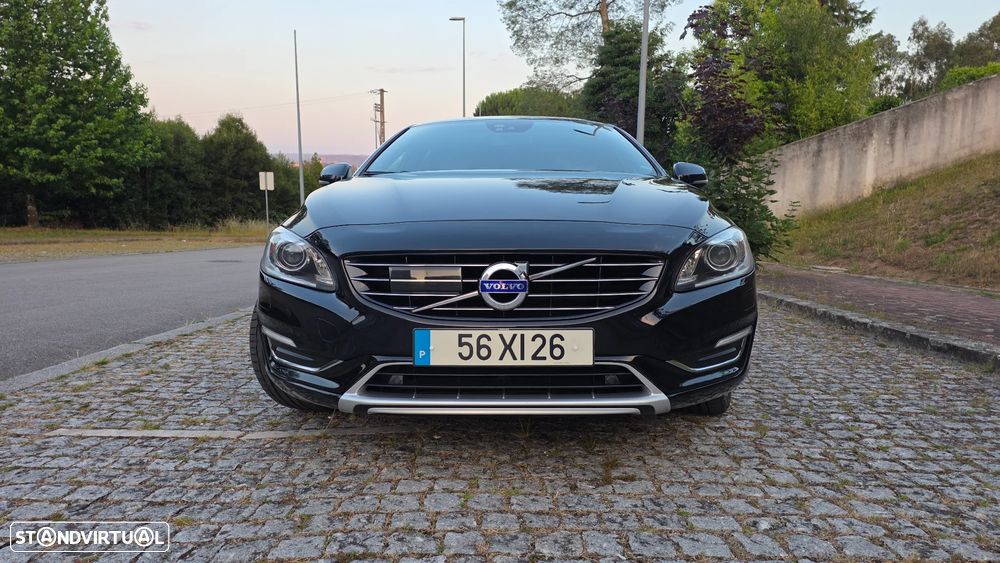 Volvo V60 D6 Plug-In-Hybrid AWD Geartronic Summum - 2