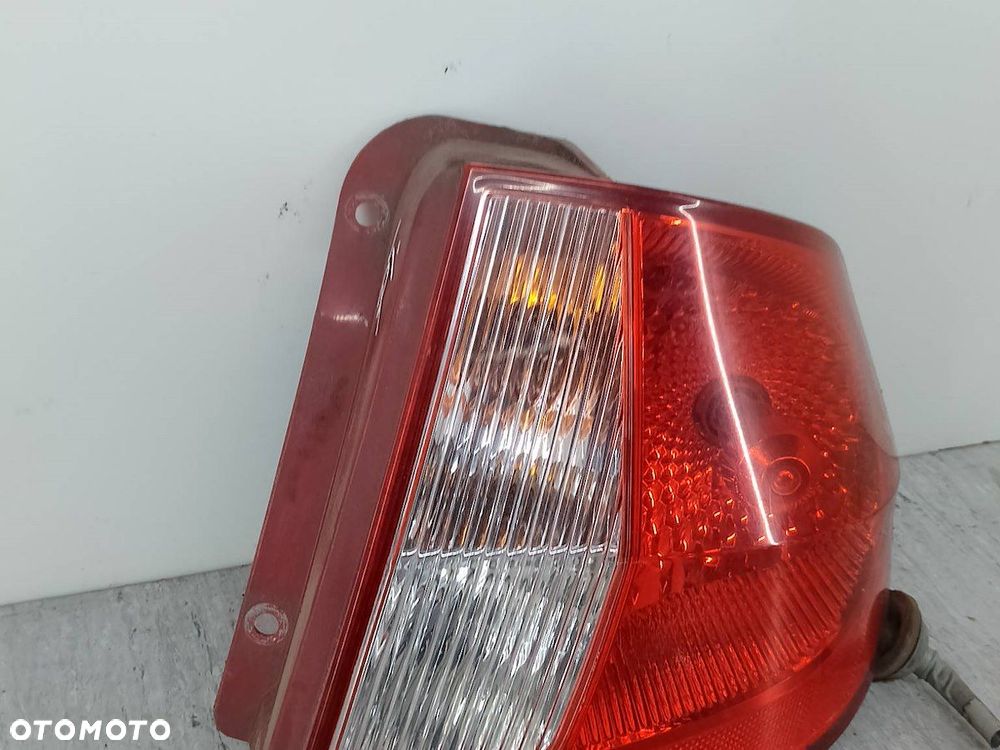 LAMPA TYLNA PRAWA HYUNDAI GETZ 92402-0B5 - 7