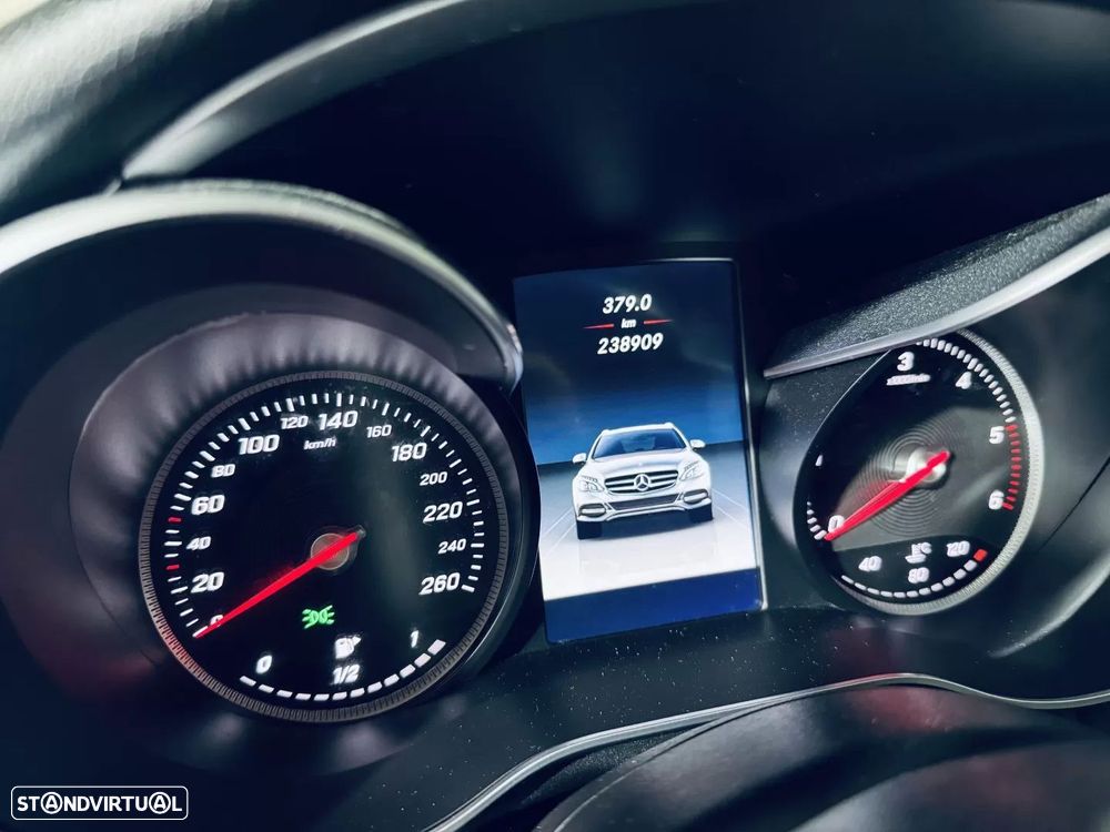 Mercedes-Benz C 200 d Avantgarde - 27