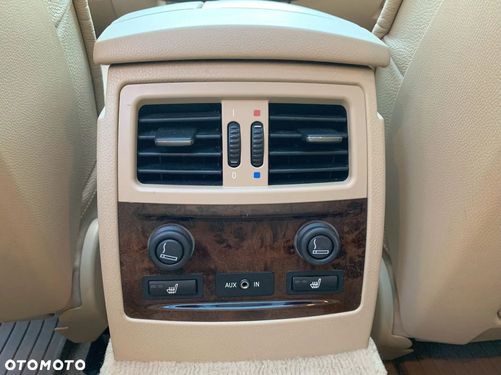 BMW Seria 5 530xi Touring - 15