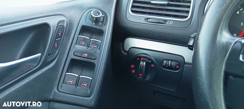Volkswagen Golf 1.6 TDI 4Motion BlueMotion Technology Comfortline - 30