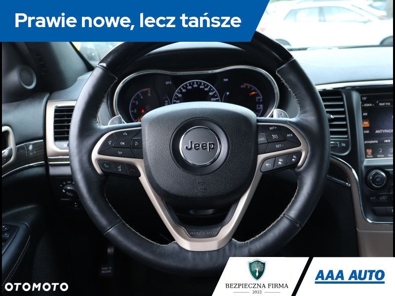 Jeep Grand Cherokee - 23