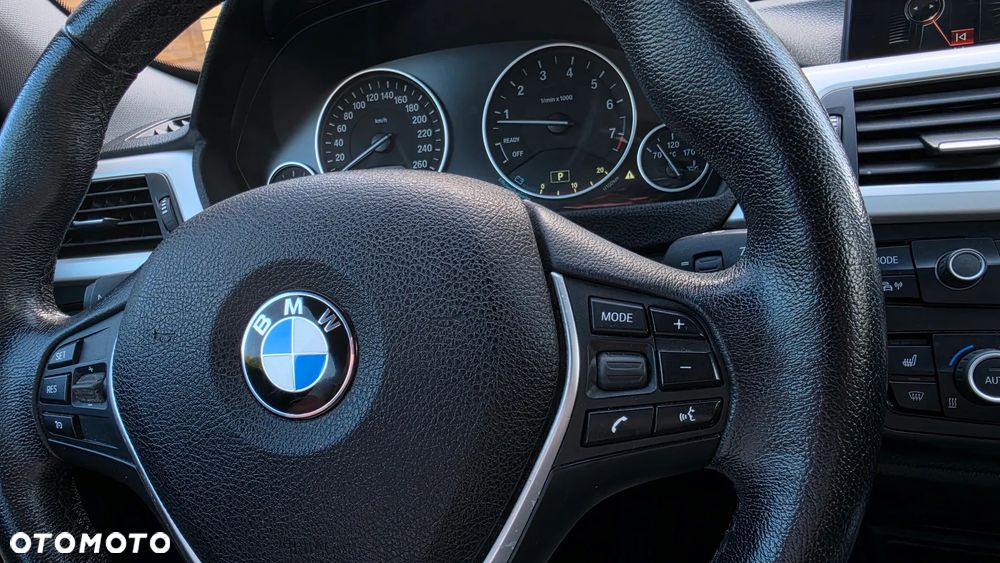 BMW 3GT 320i Sport Line - 29