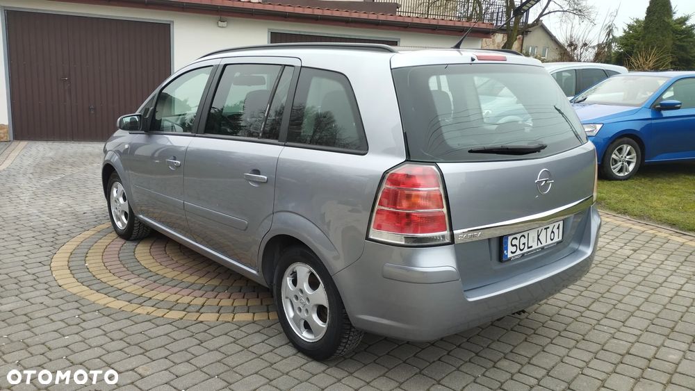 Opel Zafira 1.8 Cosmo - 4