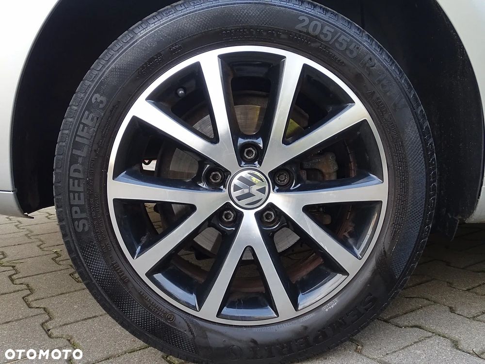 Volkswagen Touran 1.6 TDI DPF BlueMotion Technology Comfortline - 25
