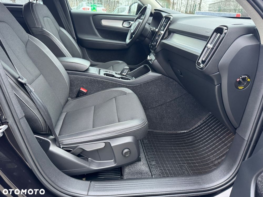 Volvo XC 40 D3 SCR Momentum - 34