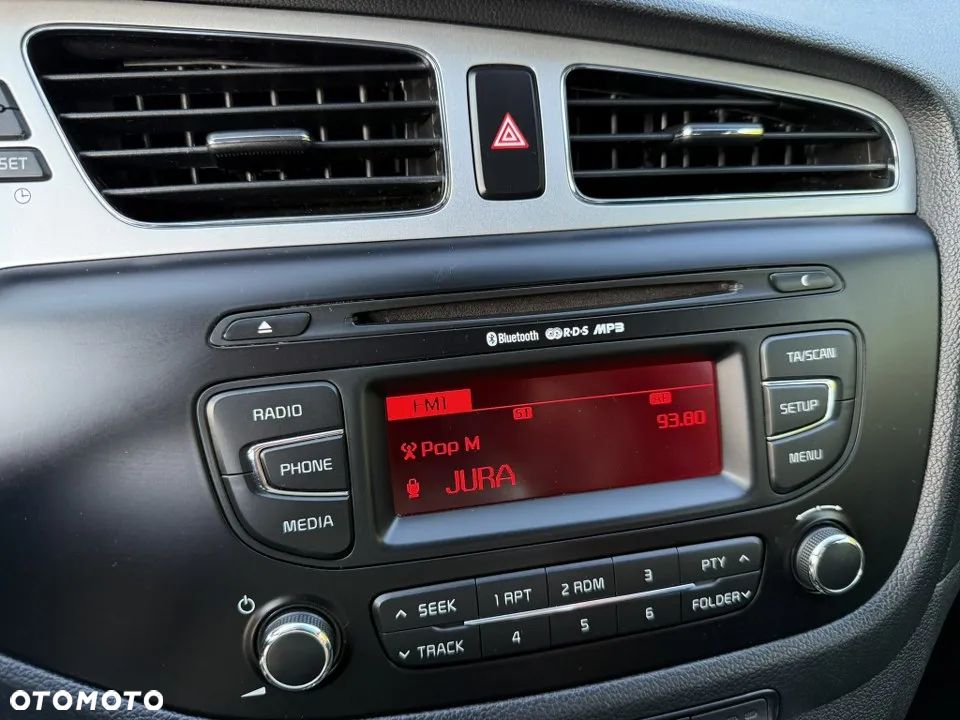 Kia Ceed 1.4 CVVT ISG Dream Team Edition - 23