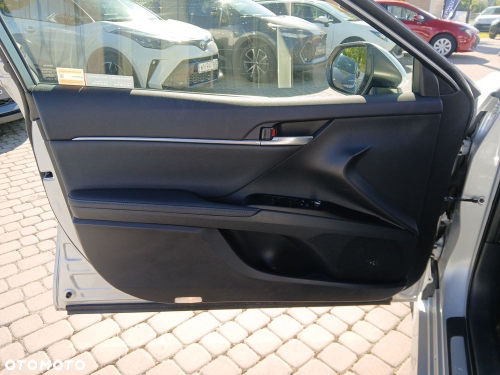 Toyota Camry 2.5 Hybrid Comfort CVT - 21