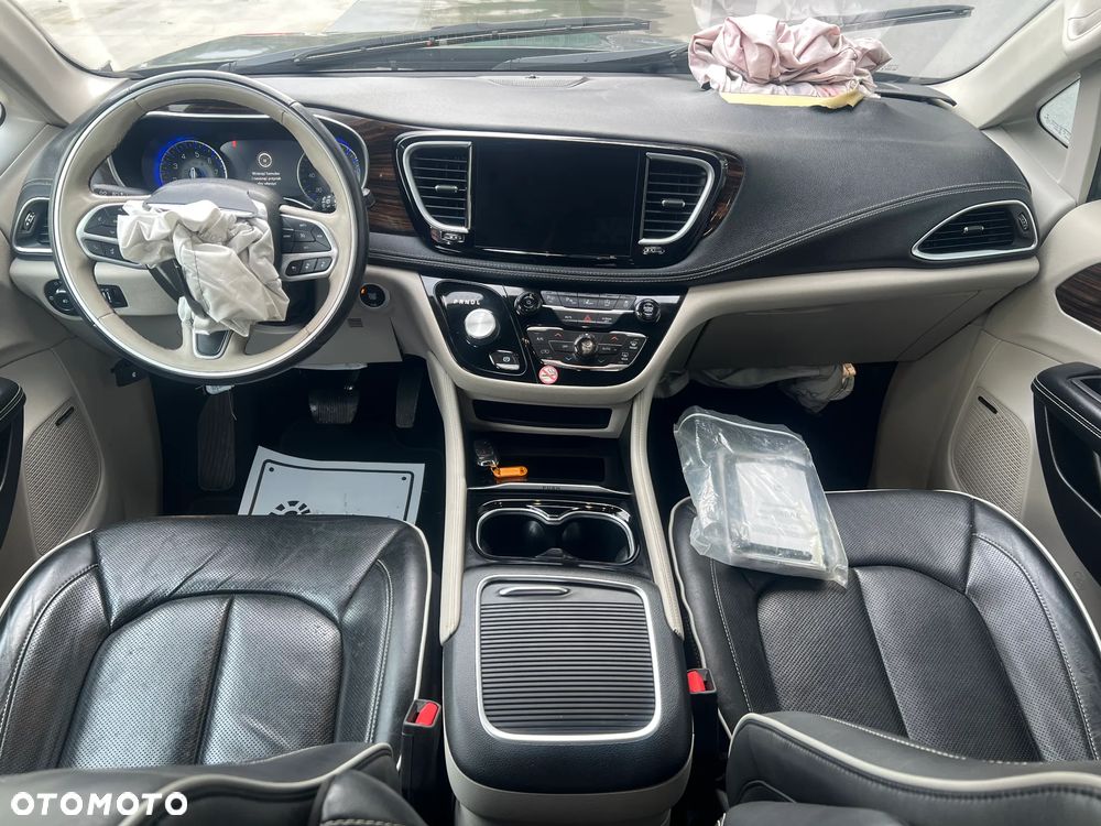 Chrysler Pacifica - 14