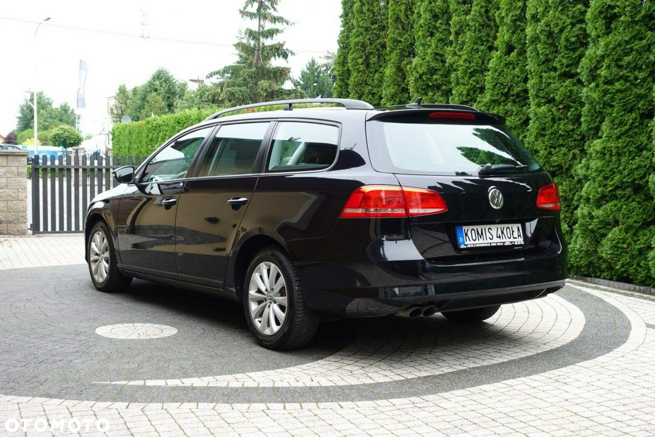 Volkswagen Passat - 4