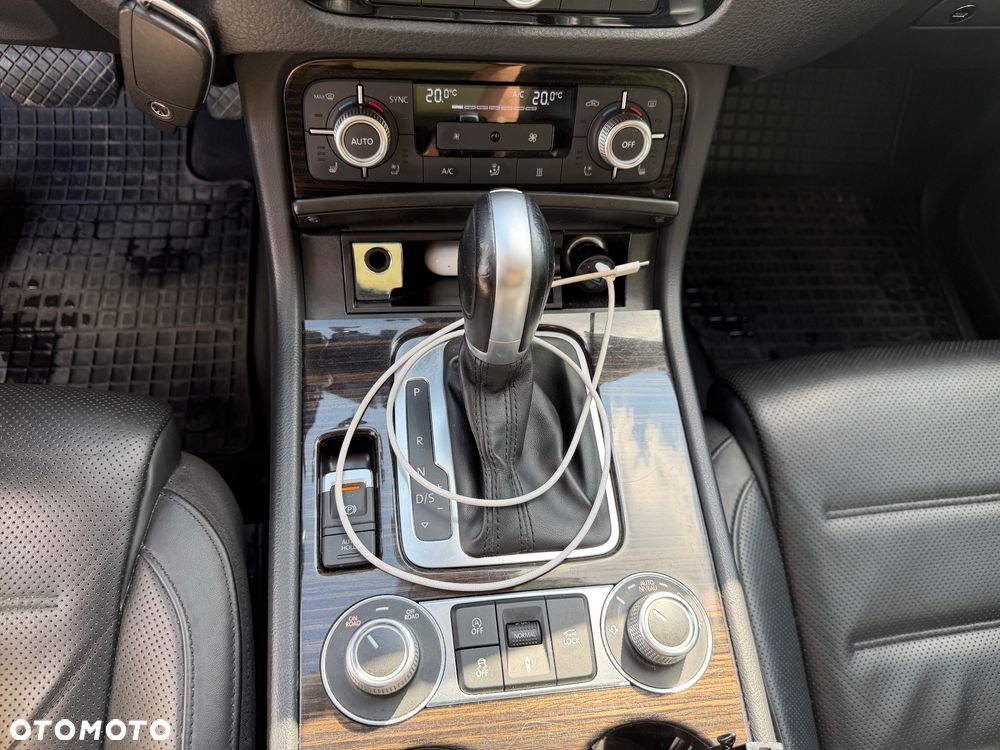Volkswagen Touareg 3.0 V6 TDI BMT Business Line - 29