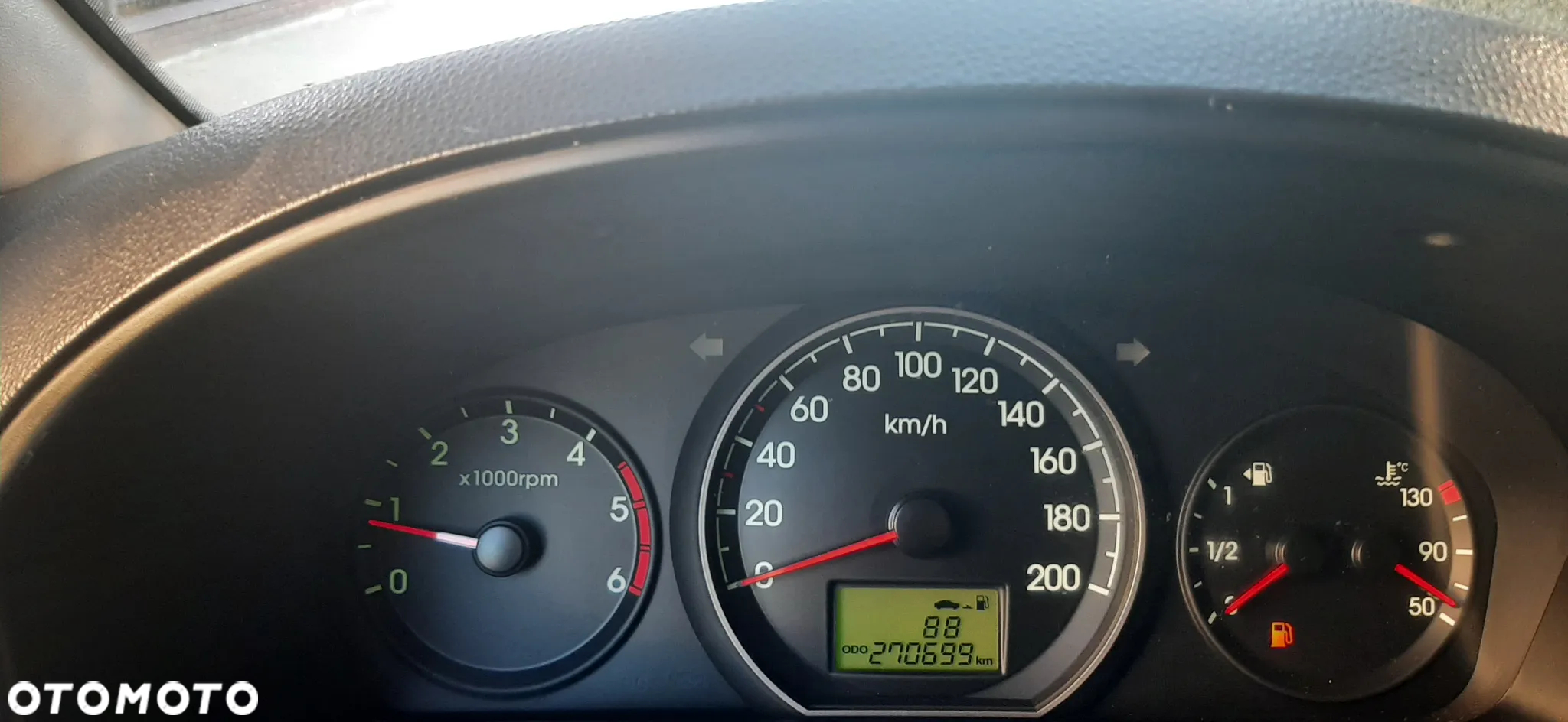 Hyundai H-1 - 12