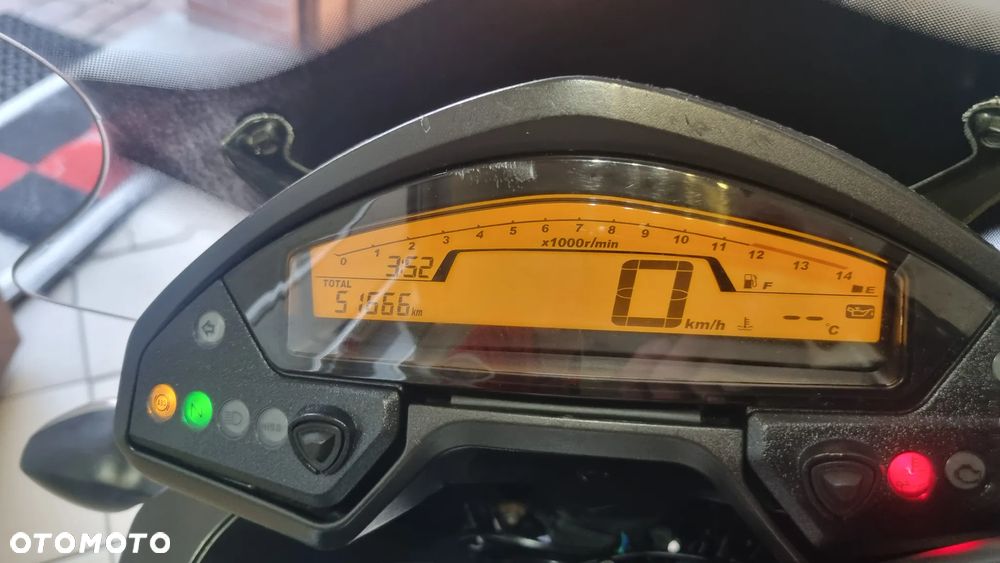 Honda VFR - 8