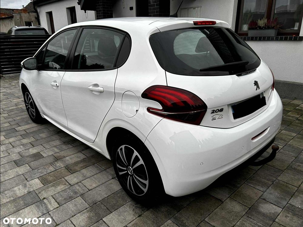 Peugeot 208 - 4
