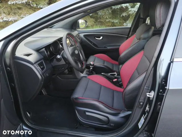 Hyundai i30 1.6 GDI Turbo Luxury - 18
